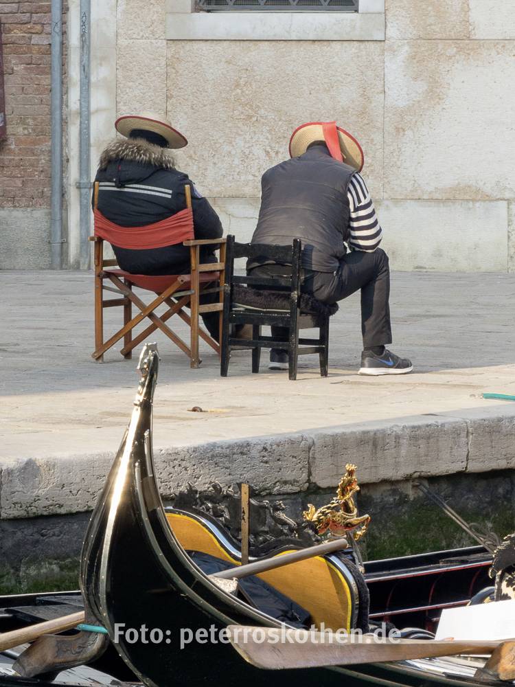 Gondolieri 20160125 5398 Venedig im Winter - Ist Venedig eine Reise wert? Reisebericht - *fotowissen