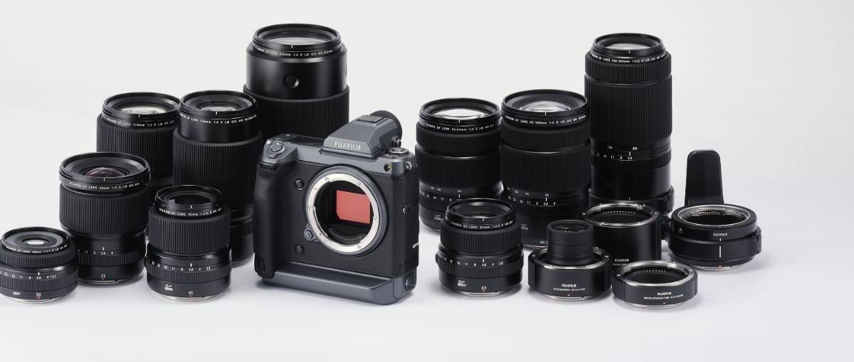 Das GFX 100 System mit Objektiven und Adaptern Das GFX 100 System mit Objektiven und Adaptern