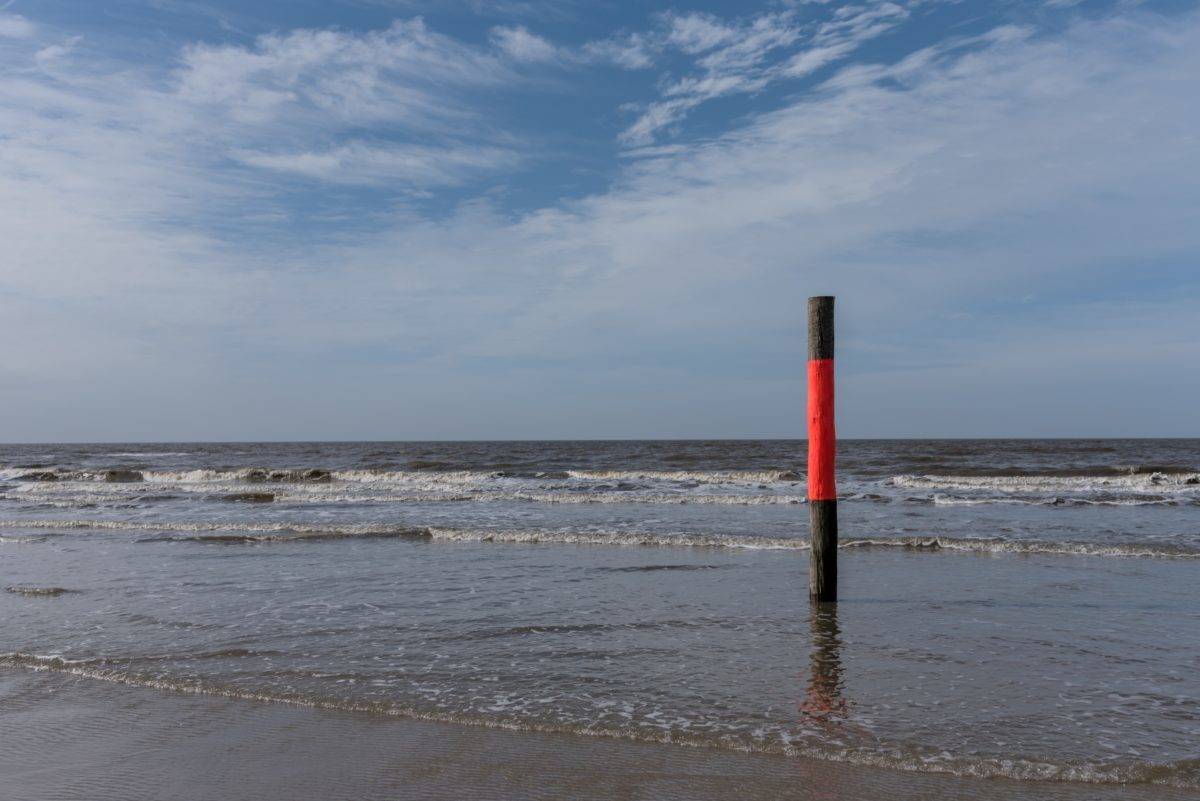 Farb-Kontrast am Strand