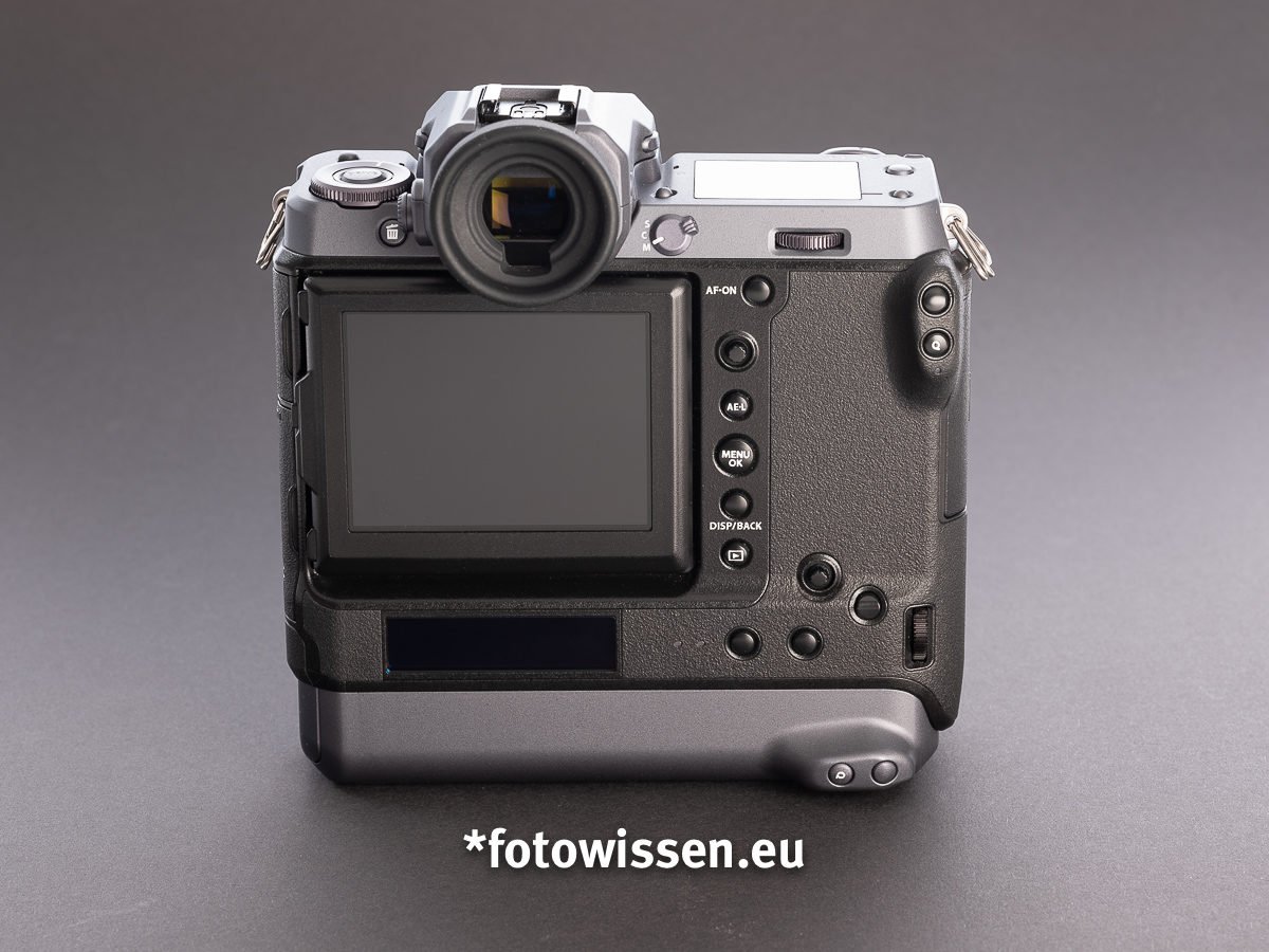 Test Fujifilm GFX 100 - Rücken der Kamera Test Fujifilm GFX 100 - Rücken der Kamera