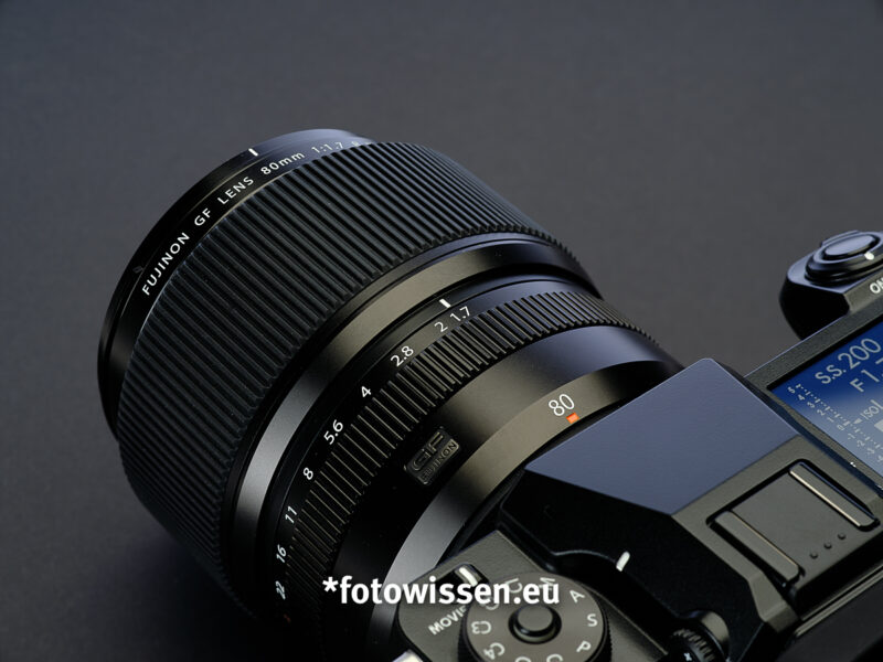 Fuji GF 80 mm F/1.7 R WR an GFX 100S Fuji GF 80 mm F/1.7 R WR an GFX 100S