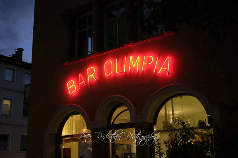 Italienische Bar bei Nacht Italienische Bar bei Nacht