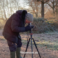 Spaziergang mit der Hasselblad Kamera. Peter fotografiert analog vom Stativ. Erster Herbstspaziergang mit der Hasselblad Kamera.