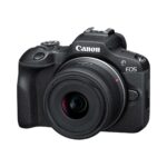 Canon EOS R100 schräge Ansicht