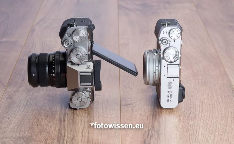 Fuji X-T5 versus X100VI, der X100VI fehlt die Klappfunktion des Displays im Hochformat.