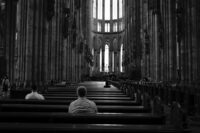 Friedhöfe und Kirchen – Fotografie in sensibler Umgebung - Fotografie in Kirchen