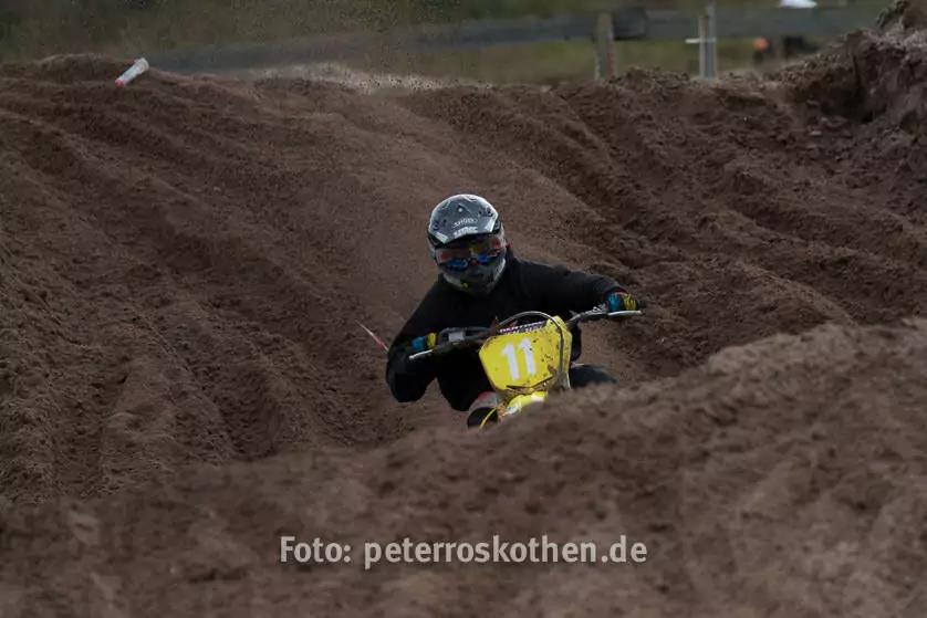 Ausgangsfoto für Bildbearbeitung und Bildgestaltung - Sportfotos Motocross