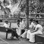 (23) Unterricht beim Dambulla-Felstempel - Sri Lanka im Aufruhr