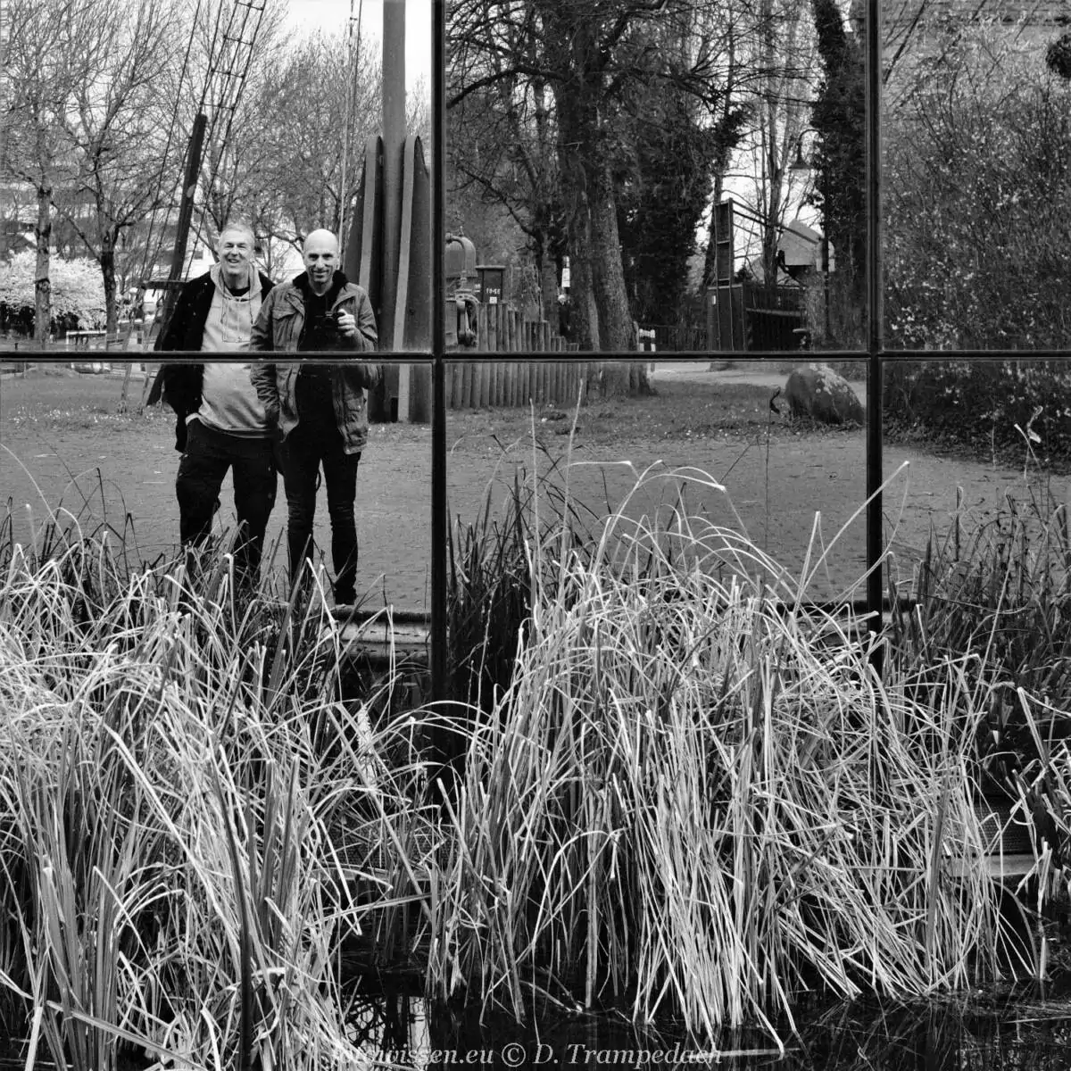 Gemeinsam Fotografieren ist pure Lebensfreude: Dirk und Peter in Mülheim an der Ruhr. -014